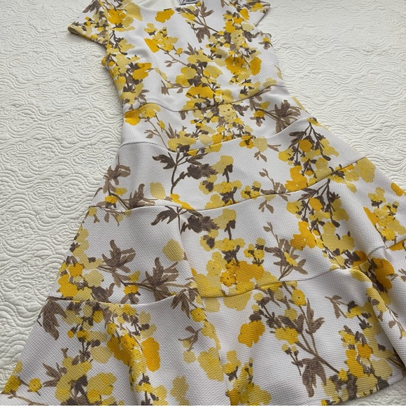 J Howard Women’s Dress Floral Cap Sleeve Size 12 - Picture 6 of 16